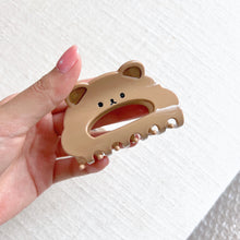 Load image into Gallery viewer, Brown Bear Claw Clip
